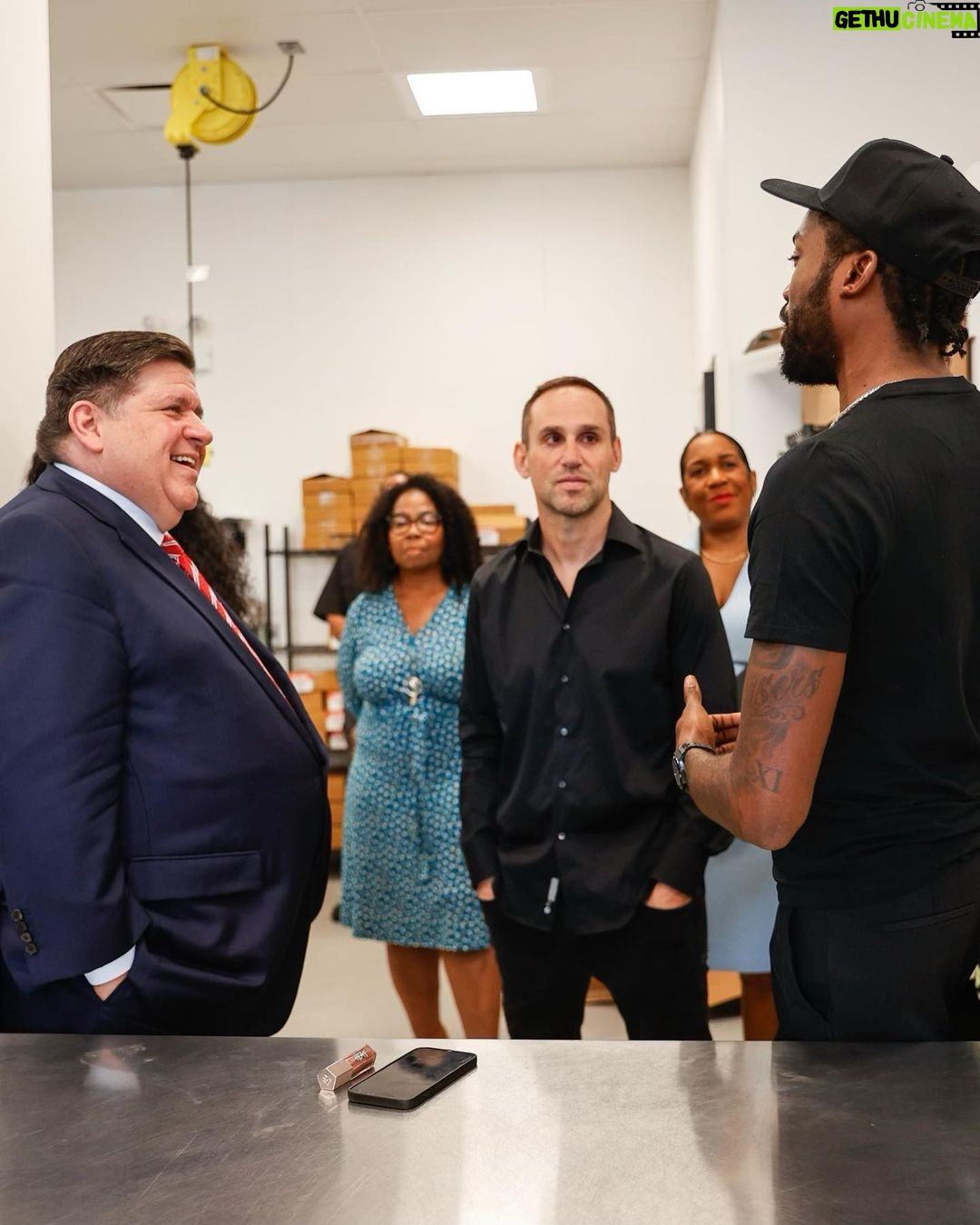 Meek Mill Instagram - Huge day for criminal justice reform in Illinois! Honored to have been part of the signing of #SB423 with @meekmill and @reform. Thank you @govpritzker !! We’ve already created a pathway for over 700k Americans to exit the justice system and this marks our 17th smart probation and parole reform bill in 11 states!! Illinois - thank you for helping strengthen our communities. LETS GO!! Chicago, Illinois