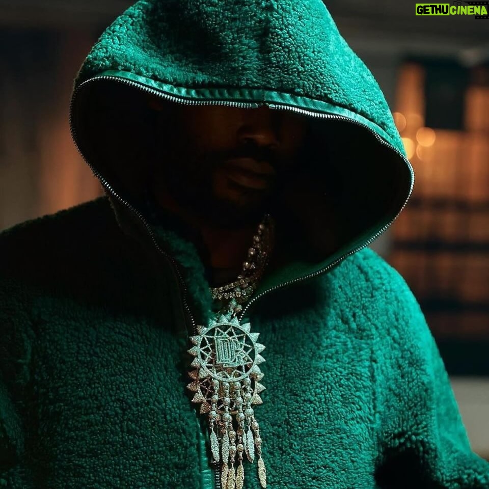 Meek Mill Instagram - This many ways to get a bag …………..