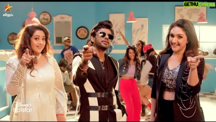 Meena Instagram - Jodi Are U Ready.. 💃🕺 #LetsDanceBuddy.. புத்தம் புதிய Dance Show.. விரைவில்.. #Meena #Sandy #Sridevi #Jodi #JodiAreYouReady #VijayTelevision #VijayTV