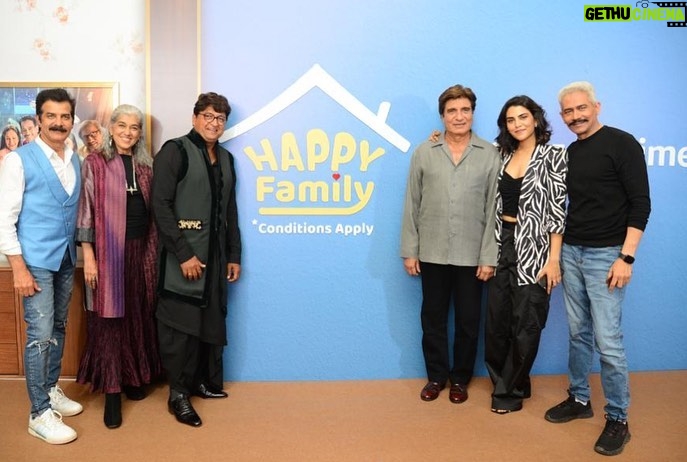 Meenal Sahu Instagram - Media interactions and some more fun times together ❤️ @atulkulkarni_official @ratnapathakshah @jd_majethia @aatishkapadia @primevideoin @hatsoffproduction #interviews #happyfamily #conditionsapply #promotion #funtimes #primevideo JW Mariott, Mumbai