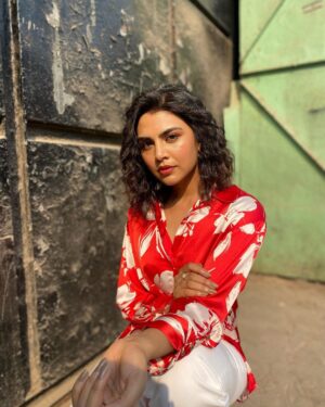 Meenal Sahu Instagram - Promotions #happyfamily *conditions apply* 

HMU @suprabha_jadhav @suvriti_jain 

Styled by @clamps_andchaos 
@superbhuti 
@kairaa_jhaveri