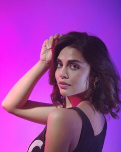 Meenal Sahu Instagram - 🌷 Pic courtesy @manushyamans Mumbai, Maharashtra