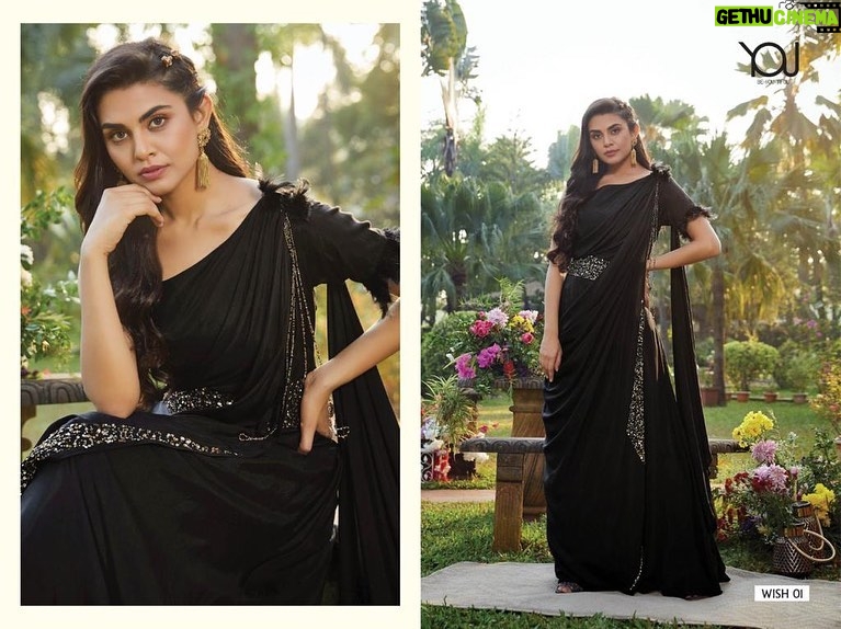 Meenal Sahu Instagram - Pose click change repeat. #catalogue #shoot #model #ethnicwear #explore #instagood Mumbai, Maharashtra