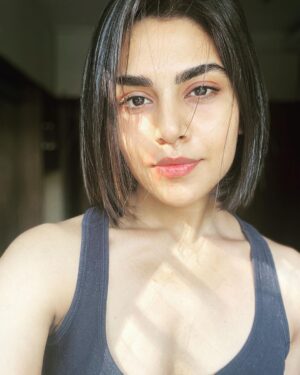 Meenal Sahu Instagram - Always wanted to go back to this , finally  did it!! 💕

#newlook #newcharacter #bob #shorthair #instagood #explorepage