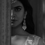Meenal Sahu Instagram - Thats ‘Me’ #portrait #black #bts #shoot #beauty #fasion #ethnic #indian #followforfollowback #followｍe #instagram #instagood #likesforlike #foryou #forme #love