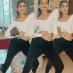Meenal Sahu Instagram - Badinga challenge with a Sick face 🤧 #badingachallenge #badinga #twrk #dancereels #dancereel #reelitfeelit #justforfun