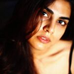 Meenal Sahu Instagram - Just looking. #portrait #nomakeup #stare #lockdownclicks #athome Mumbai, Maharashtra