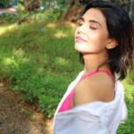 Meenal Sahu Instagram - Take me back 🌻 #candid #nature #silence #explore #takeaturn #instagood