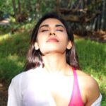 Meenal Sahu Instagram - Take me back 🌻 #candid #nature #silence #explore #takeaturn #instagood