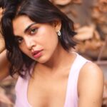 Meenal Sahu Instagram - Because it’s Summer 🍂☀️ Pic courtesy: @navneetbehal #portrait #photography #summervibes #random #explore #beauty #candid #instagood #instadaily #followforfollowback
