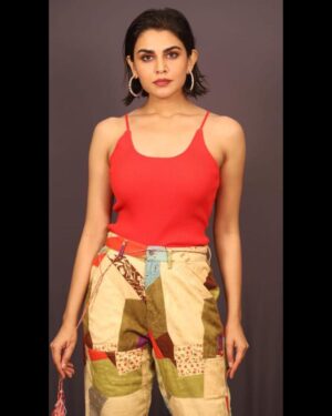 Meenal Sahu Instagram - What a crazy day it was! Juggling between outfits,shoes,accessories and what not!! Had so much fun .
Thank you @prynkamundada and team for all the efforts to make Tisca look the way she looked ❤️
@hatsoffproduction 

#trialday #outfits #looks #tisca #happyfamily #conditionsapply
