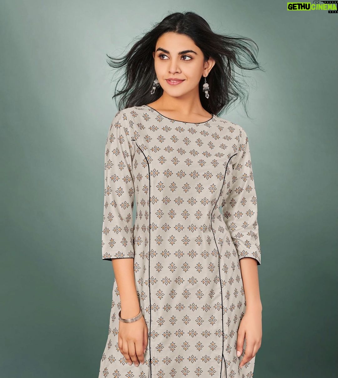 Meenal Sahu Instagram - From my recent catalogue for @houseoflaxmipati 💕 #fashion #fashiondesigner #indian #catalogue #catalogueshoot #beautiful #explorepage #ınstagood #likesforlike #followforfollowback #love #foryou #meenalsahu #actor #model Mumbai, Maharashtra