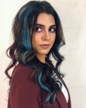 Meenal Sahu Instagram - Experiments and trials❤️
Makeup by @saracapela 
Hair by #Tanya

#adshoot #commercial #hairstyles #haircolor #actor #model