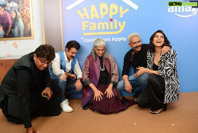 Meenal Sahu Instagram - Media interactions and some more fun times together ❤️ @atulkulkarni_official @ratnapathakshah @jd_majethia @aatishkapadia @primevideoin @hatsoffproduction #interviews #happyfamily #conditionsapply #promotion #funtimes #primevideo JW Mariott, Mumbai