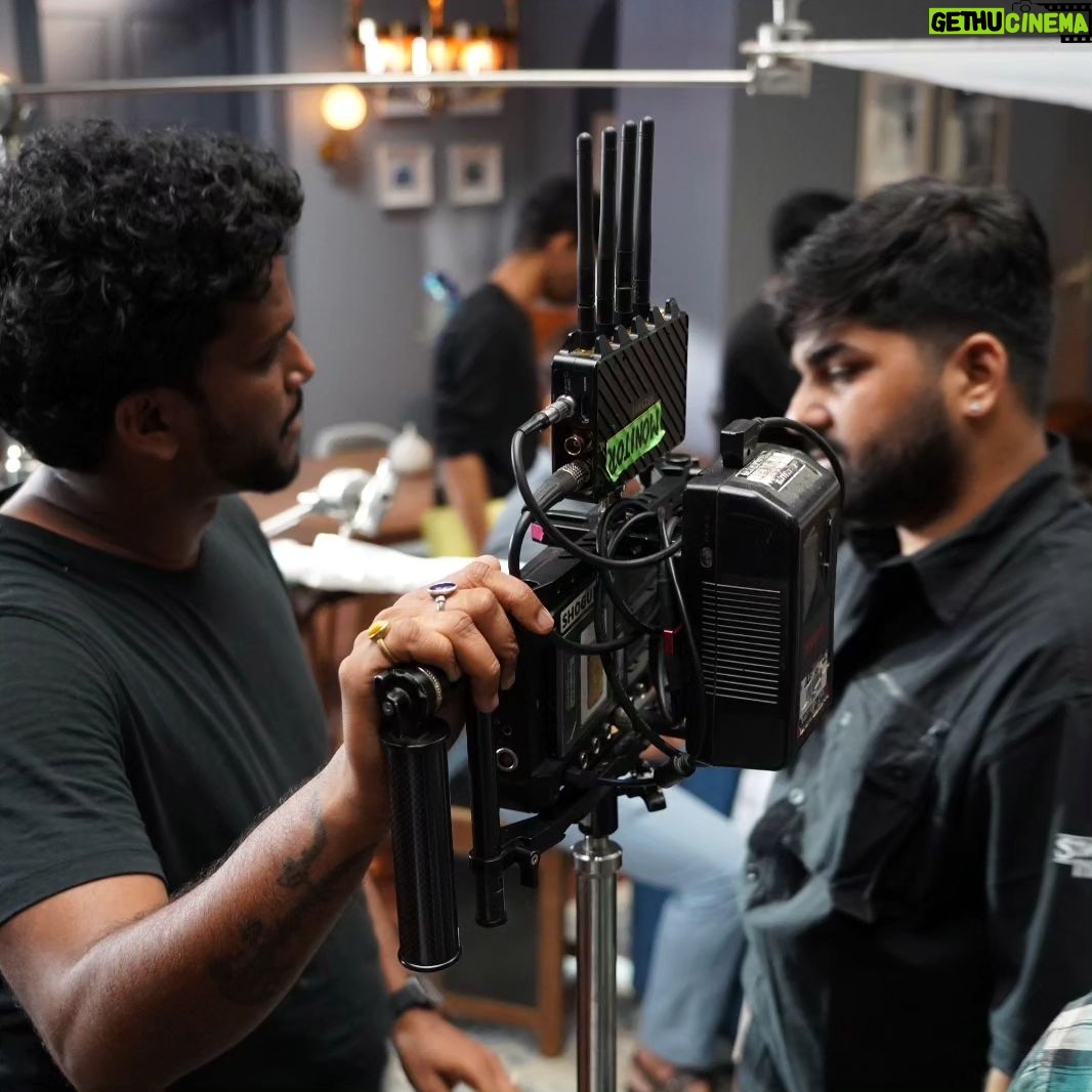 Meenal Sahu Instagram - #behindthescenes Tetley Premium Black Leaf Tea for a delightful tea experience TEAM Clinte - @tetleyindia Agency : tree design Talent: Meenal Sahu , Dishan Gullaiya @meenal_sahu_ @dishant_gullaiya Productions : sgp @_shree_ganpati_productions_ Director : Siddhant R Tiwary @siddhant.tiwary_17 EP : Dinesh Kumar Banjara @dineshkbanjara VP : Nikhil Jaisingh @jaisinghnik Dop : Chinmay Salaskar @chinmay_salaskar_dp Editor : Prakash Jha @prakashjha.1 Associate Editor & CG & Vfx : Aryan khan @finaltouchpost Da and 1st assistant: Nisha @chandoknishasingh 2nd assistant : shubham Singh @i_am_shubhamsinghthakur Production Designer: Daya & Amrish Casting : @shyamacastingsolution Colourist: Avinash Shukla music : Titu @titu.music Makeup: Anita @anita_makeup_artist_08 Focus Puller: Sachin Gupta Sound: Pradeep Final Mix : Van Allen Grade Studio: @famous_1945 Senior creative visualiser: sanjay dhakre Office boy - Sujeet Paswan & Ram Kumar (Mumbai) Social media Head: Mansi Yadav @mansipjm Post Line up: Bhavesh Arya @aryahbhavesh . . . . #tetley #tea #tetleytea #dilightful #teatime #tealover #Chai #kadakchai #garamchai #instagood #trending #tata #tatatea #teatlytea #longleaves #instagood #instagram #instagood #trending #trendingreels #reelkarofeelkaro #indianfood #food #streetfood #production #camera #bts #behindthescenes