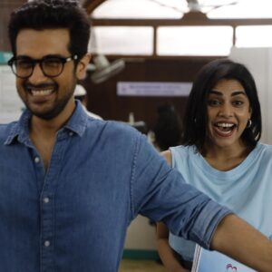 Meenal Sahu Instagram - Time flies,It’s been a year !! From the sets of #happyfamilyconditionsapply ❤️
@ayesha.jhulka @atulkulkarni_official @raunaqkamdar @rajbabbarmp @ahaansaboo @jd_majethia @babita.ashiwal @primevideoin 

#workingstills #behindthescenes #shootingdays #happyfamily