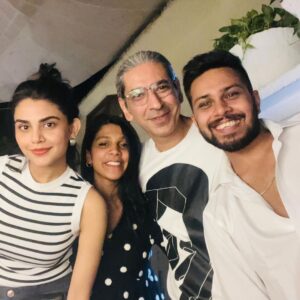Meenal Sahu Instagram - It was a good evening ❤️
Thank you all for making it special .
@navneetbehal @pruutha @imdhanraj (kya Suraj!)