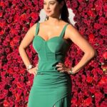 Meera Chopra Instagram - Green and the red!! @juhi.ali @jayshree2783 @ahiclothing