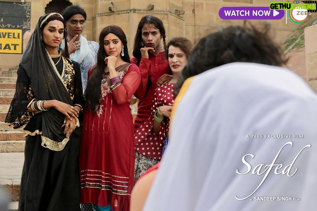 Meera Chopra Instagram - Our #Safed in Making. A film by @officialsandipssingh Watch Now on @Zee5 @verma.abhay_ @meerachopra @barkhasengupta @chhaya.kadam.75 @jameel.mumbai @officiallegendstudios @anandpandit ajay.harinathsingh @vinod.bhanushali @zafarmehdishaikh @the_vishal_gurnani @juhiparekhmehtaofficial @Zee5global @Safedthefilm @thewriteinsaan @sameerhallim @dopanirbanchatterjee @innovativeraaj @rahulomreniwal @samantchauhan @rekha_bhardwaj @theshailhada @shashisuman_ @jazimsharma @monty_bassist @jahaanshah @sonunigamofficial @shilparao @imsuvarnatiwari @subhankardeyofficial @lyricistmehboob @amturazofficial @mahimmabhardwaj #MohanJutley #MunnaDhiman @lyricsoham @meghdeep_bose @deepaksahupr @siddhartgarima @mallika_Dutt #SrinivasAbrol @paragnm @imsubhashshinde @anuppdev @nishantcshekhar @paragmaniar09 @vickkyidnaaniphotography @alaukikdesaiofficial @rsmediastudio @mantraa_luminosity @amitbwadhwani_ @neetu._.singh @amityeye @simmikent @Banaras_k_pandey_ji @AbhishekNaryan @dr_adobe @officialprimefocus @realtouchstudiopvt.ltd @prasad_corp @amitjalan #AradhanaSoundService @ashirwad_hadkar @alokpunjani #BhaskarSharma @tosiefshaikh @studiounees #SunilKumarAgarwal #SujitSinghare #NarendraMathura @Ruchikaduttsharma #RaviSuryavanshi #VivekRAgarwal @maansizerosix sakshikjjw @kklordbosco #YashSingh thepulkiitsharma @majiddshaikh_ @samrin.skh @imaan_darbar @ameyakhanwalkar @abhyuday_pandey08 #safedonzee5