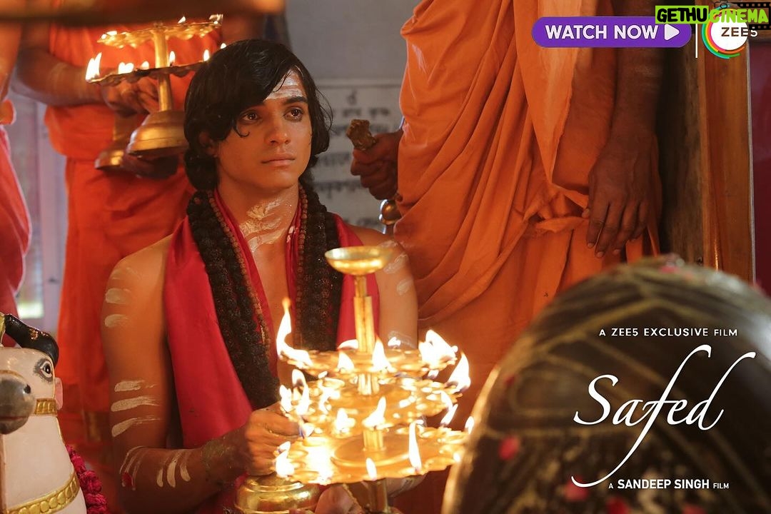 Meera Chopra Instagram - Our #Safed in Making. A film by @officialsandipssingh Watch Now on @Zee5 @verma.abhay_ @meerachopra @barkhasengupta @chhaya.kadam.75 @jameel.mumbai @officiallegendstudios @anandpandit ajay.harinathsingh @vinod.bhanushali @zafarmehdishaikh @the_vishal_gurnani @juhiparekhmehtaofficial @Zee5global @Safedthefilm @thewriteinsaan @sameerhallim @dopanirbanchatterjee @innovativeraaj @rahulomreniwal @samantchauhan @rekha_bhardwaj @theshailhada @shashisuman_ @jazimsharma @monty_bassist @jahaanshah @sonunigamofficial @shilparao @imsuvarnatiwari @subhankardeyofficial @lyricistmehboob @amturazofficial @mahimmabhardwaj #MohanJutley #MunnaDhiman @lyricsoham @meghdeep_bose @deepaksahupr @siddhartgarima @mallika_Dutt #SrinivasAbrol @paragnm @imsubhashshinde @anuppdev @nishantcshekhar @paragmaniar09 @vickkyidnaaniphotography @alaukikdesaiofficial @rsmediastudio @mantraa_luminosity @amitbwadhwani_ @neetu._.singh @amityeye @simmikent @Banaras_k_pandey_ji @AbhishekNaryan @dr_adobe @officialprimefocus @realtouchstudiopvt.ltd @prasad_corp @amitjalan #AradhanaSoundService @ashirwad_hadkar @alokpunjani #BhaskarSharma @tosiefshaikh @studiounees #SunilKumarAgarwal #SujitSinghare #NarendraMathura @Ruchikaduttsharma #RaviSuryavanshi #VivekRAgarwal @maansizerosix sakshikjjw @kklordbosco #YashSingh thepulkiitsharma @majiddshaikh_ @samrin.skh @imaan_darbar @ameyakhanwalkar @abhyuday_pandey08 #safedonzee5