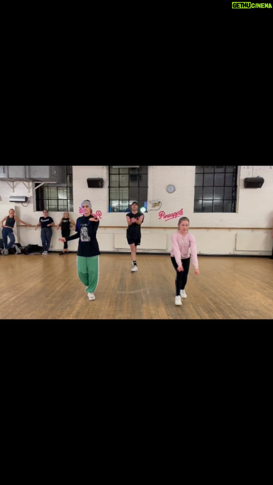Meesha Garbett Instagram - Loved this @iamxtinaandrea class @pineappledancestudios ❤️ Don’t forget I’m teaching a class @pineappledancestudios tomorrow @4pm ❗️#dancer #pineapple #pineappledancestudios #pineappleclothing #pineappledance