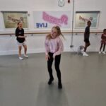 Meesha Garbett Instagram - Here is my first class that I have taught to my own choreography 😁 What you think guys 😍 Many thanks to all that attended x @boo_imd @_.aaliyahwright @miahhasselbaink @laurenhasselbaink @maxbrophyy @_.jxmesb._ @itz_kara_xo @tia_keilty_ @jess_brahams @kara_eve_h @yaz_hornsby @matildarae5 @keeleysmithhx And more Thanks to @pineappledancestudios 🎶@dojacat woman #pineappledancestudios #imdlegion #sylviayoungagency #sylviayoungtheatreschool #dance #dancer #choreography #dojacat #dojacatwoman I do not hold thr rights to the music just for fun.
