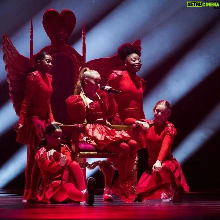 Meesha Garbett Instagram - PLEASE PLEASE GO VOTE NOW FOR TEAM UK π¬π§ π¬π§ π¬π§ π¬π§ π¬π§ https://vote.junioreurovision.tv Will be on BBC 1 from 3pm Freya hasn't been very well and needs all your support guys π #junioreurovision #jesc #jesc2022 #eurovisionsongcontest #eurovision #freyaskye