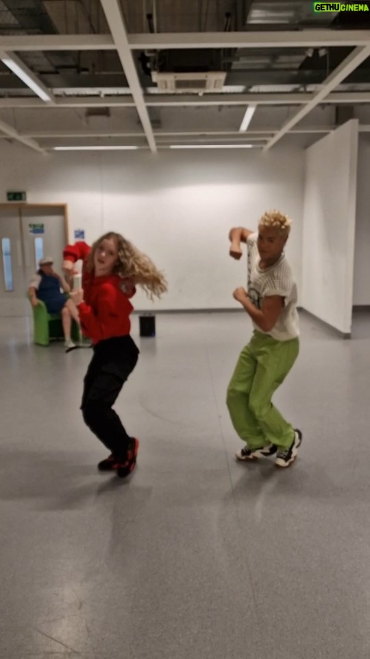 Meesha Garbett Instagram - Crazy 🤪 second time I have worked with the super talented @jorgeantoniofujizaki ( also on Eurovision) and lovely #emmawillis has so much fun making this dance and filming #styleitout on @cbbc I guest judge on Friday on CBBC at 6pm be sure to watch it! Also on BBC IPLAYER ❤️ #meesha #matilda #matildathemusical #matildathemovie