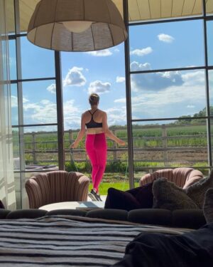 Megan Ganz Instagram - Happy 38th Birthday to me. 🥳

Just about a year ago, I bought a jump rope. I’ve never been good at jumping rope (or anything involving rhythm and coordination) but that was the point. I wanted to get better at being bad at stuff. Better at failing, at stumbling, at picking myself back up and getting on with it anyway. At first there was a lot of swearing. A lot of embarrassment. A lot of “good” days and “bad” days. But somewhere along the way, that rope and I became friends. And today, I celebrated my birthday with 38 straight minutes of tripping, stumbling, picking myself up and getting on with it. It wasn’t perfect, but it felt damn good.