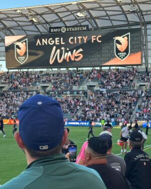 Megan Ganz Instagram - What a team! What a win! Let’s go @weareangelcity let’s go!! 🎉🩷