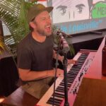 Megan Ganz Instagram - Three live podcasts later and I didn’t take a single picture. Just this one video and the rest is a happy blur. The good news is I’ll never forget it. ❤️☀️🎧
