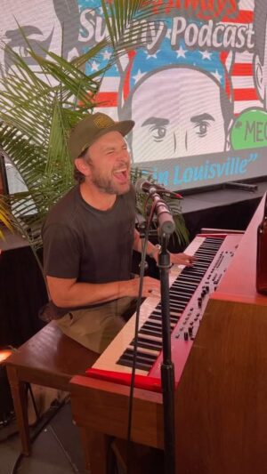 Megan Ganz Instagram - Three live podcasts later and I didn’t take a single picture. Just this one video and the rest is a happy blur. The good news is I’ll never forget it. ❤️☀️🎧