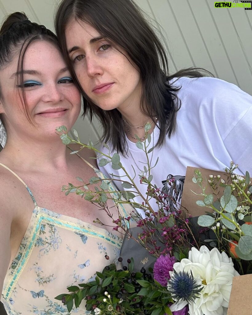 Megan Stalter Instagram - Todays my favorite holiday 💐 it's my perfect beautiful funny brilliant Scorpio girlfriends birthday 💐 on top of being the hottest she's the most gentle and kind (I watched her save a bee this morning)💐happy birthday love of my life 🌸🌺🌷💐🌻🌼🌸