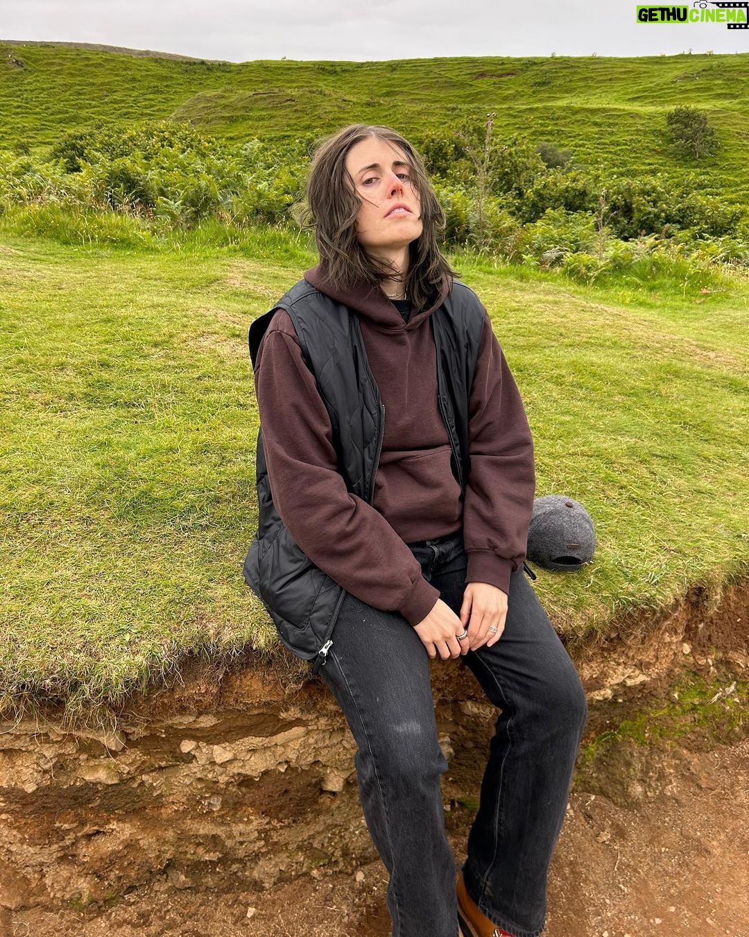 Megan Stalter Instagram - In love with Scotland and Maddie 🖤