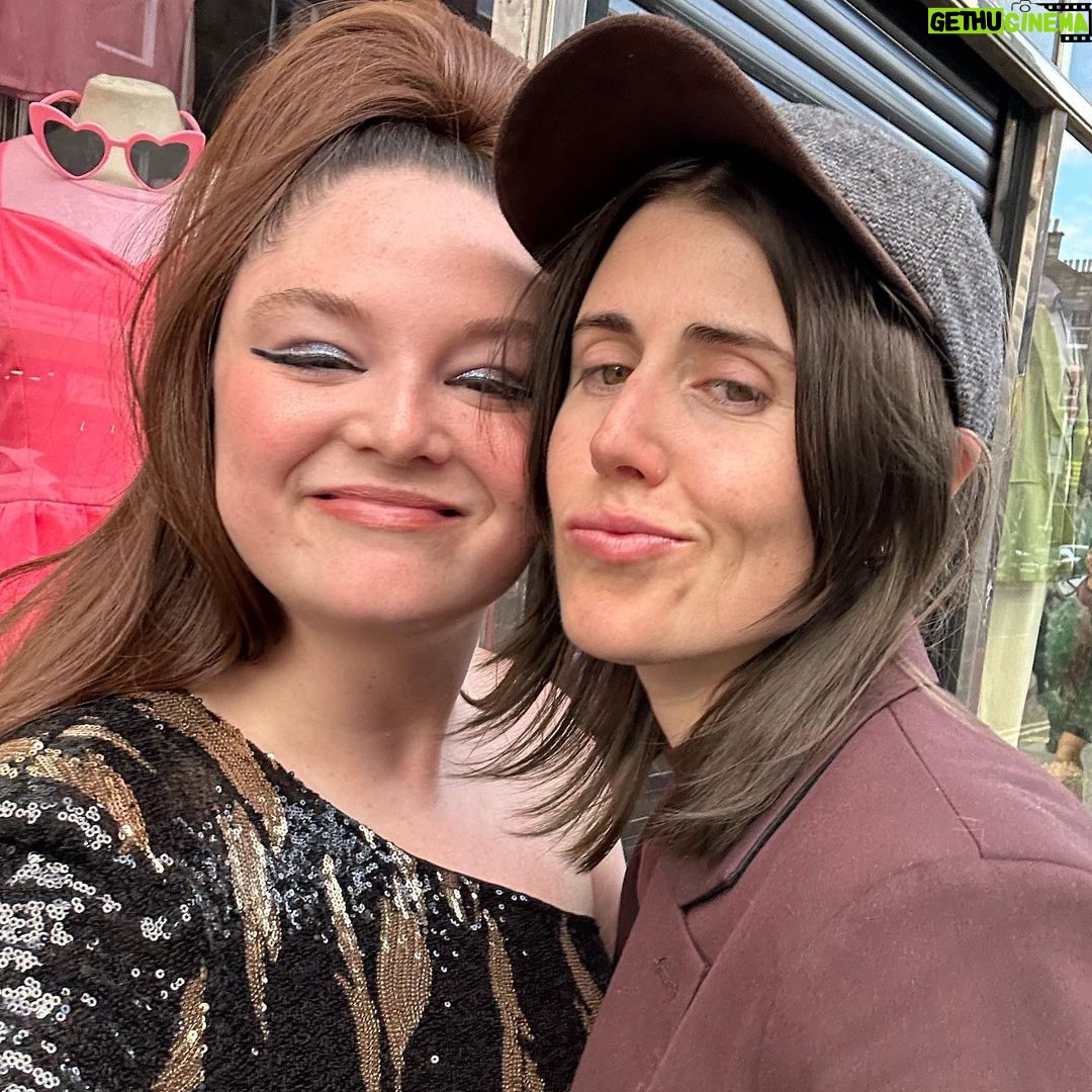 Megan Stalter Instagram - ⭐️⭐️⭐️⭐️Having the most delicious time at @edfringe mate ⭐️⭐️⭐️⭐️⭐️GRAB TICKETS FOR NIGHT 3🖤🖤the crowds have been electric TICKETS IN BIO BABY🖤🖤