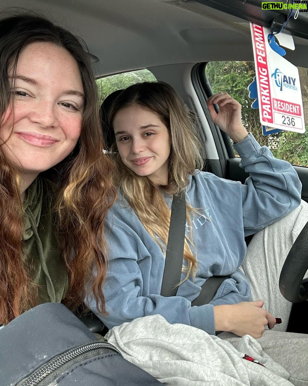 Megan Stalter Instagram - Bye 2023 I love u ππππΈππ
