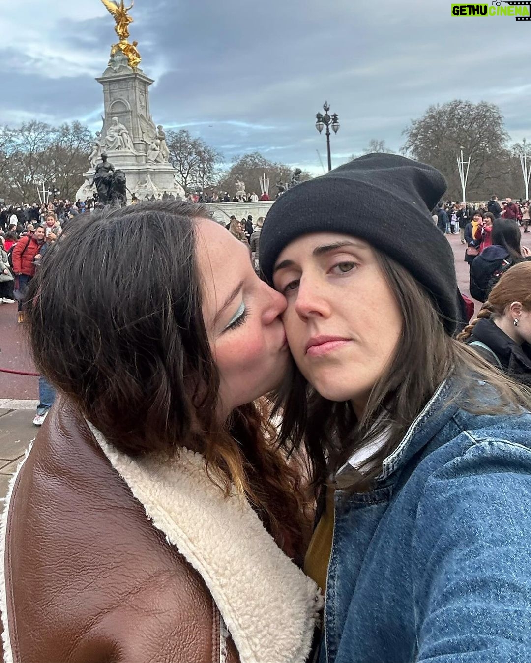 Megan Stalter Instagram - Merry Christmas from two American girl dolls 🇬🇧 ❤️