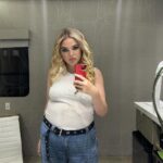 Megan Stalter Instagram - Welp 10 hours later and I'm already back on set :) lucky to be a working actor in this beautiful city do ya thing hollyweird #strikeover #actorslife #plussizemodel