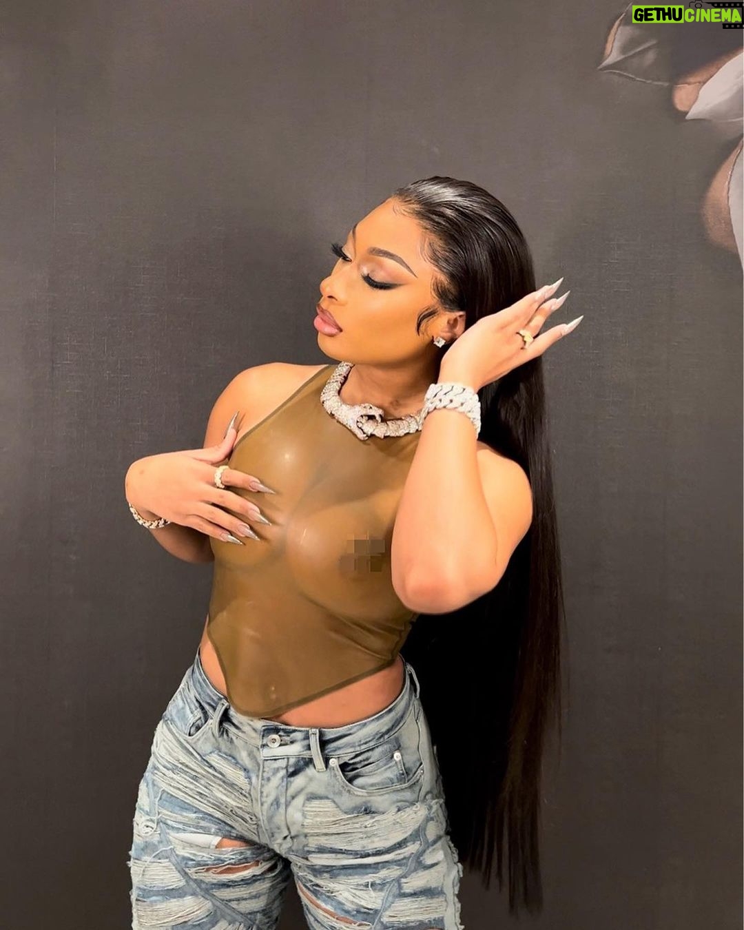 Megan Thee Stallion Instagram - Me and my jeweler come up with THEE BEST chain designs 🤷🏽♀️ I tell him exactly what i want and he kills it EVERYTIME!!! I think this might be my favorite piece i have right now 😍 I wonder what ill get next 🫣 #COBRA 🐍🐍🐍🔥🔥🔥