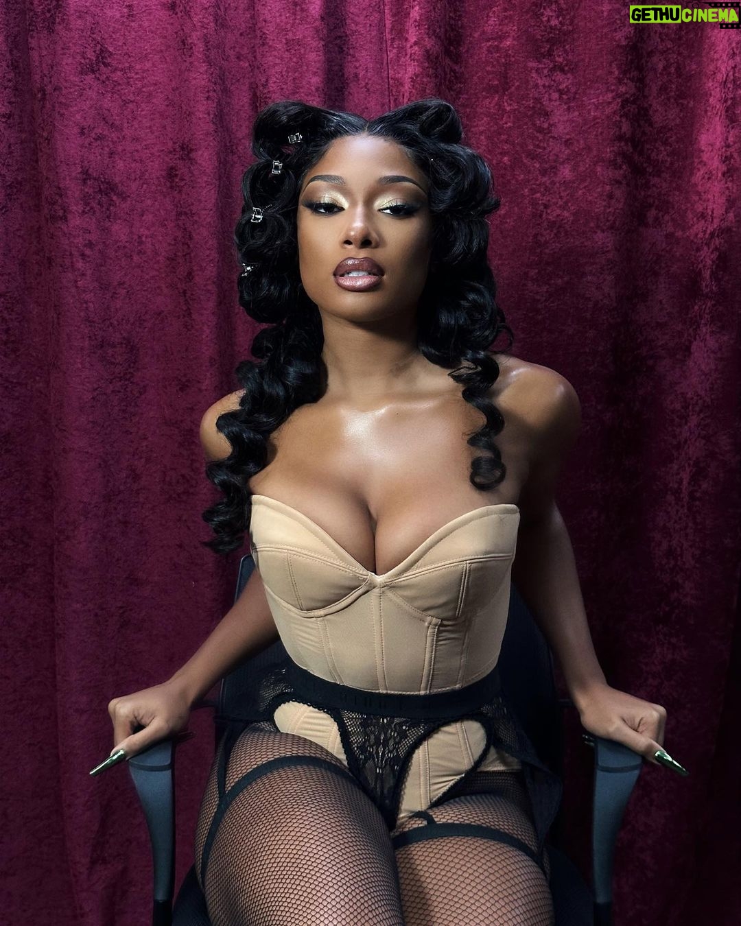 Megan Thee Stallion Instagram - Last night back stage 🖤 im still screaming Houston, Texas