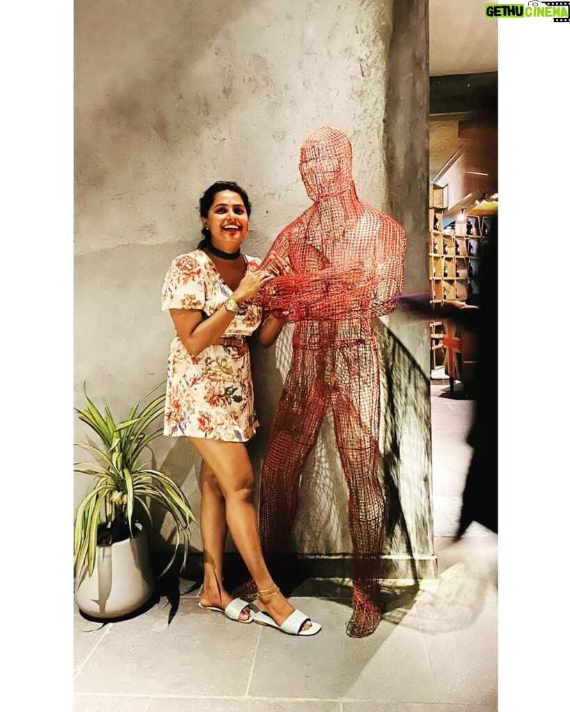 Megha Thomas Instagram - I asked for transparency in the relation. He went all see through. 🫠 📸 - @sharon_augustine14 ❤️ #aww #realtionshipgoals #funtime #bangloredays #banglorediaries #ironhillbrewery #tb Ironhill Bengaluru