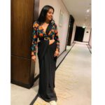 Megha Thomas Instagram - She silently stepped out of race she never wanted to be in, found her own lane and proceeded to win. 🥂 Stylist - @fabricate_yourstyle #promotions #bharathacircus #dubai #pressmeet #mirrorselfie #saree #zara Dubai, United Arab Emirates