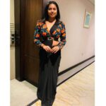Megha Thomas Instagram - She silently stepped out of race she never wanted to be in, found her own lane and proceeded to win. 🥂 Stylist - @fabricate_yourstyle #promotions #bharathacircus #dubai #pressmeet #mirrorselfie #saree #zara Dubai, United Arab Emirates