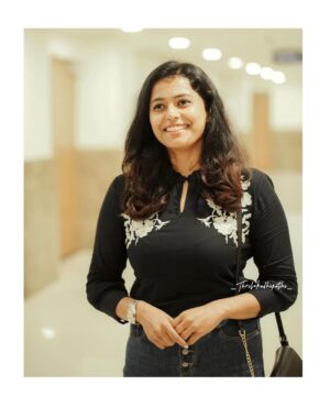 Megha Thomas Instagram - Never regret anything that made you smile. 🥂

📸 @_thrilokadhipathi_ 

#smile #candid #noregrets