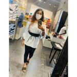 Megha Thomas Instagram - Sorry, it took me a while to find a picture I liked! Found these that seemed just right! 💁🏻‍♀️🥂 #photodump #selfie #notselfie #february #december #january #buahaha #kochigram #banglore #youknowifyouknow #style #fashion #friends #travelling #shopping #goofing #flying #riding #ootd #megstapose #meghakehadhein Everywhere :)