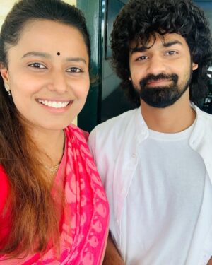 Megha Thomas Instagram - Jasleen ♥️
#hridayam #memories #megstapose #meghakehadhein

@vineeth84 @pranavmohanlal @o_viswajith @visakhsubramaniam @divigeorge @aswath_lal @jishnusreekumar11 @zo_muchmore @rohan_mathen @jojojoseofficial @tinson.thomas.20