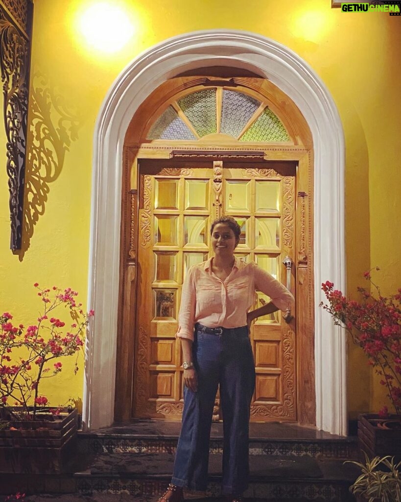 Megha Thomas Instagram - Every day you have a choice - Stay the same ☕️or Change🥂. 📸- bae♥️ @sharon_augustine14 #chillday #somewhere #olddoor #yellow #bougainvillea