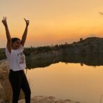 Megha Thomas Instagram - 🌅 #sunset #shadesofyellow #nature #chotaladakh #bangalore #funtimes #lake #trip #peaceful #echoesofsilence #colorsofnature #coloursofsunset Chota Ladakh