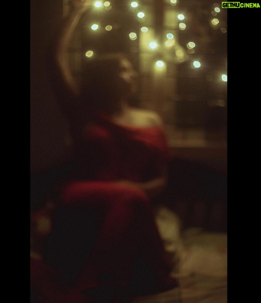 Megha Thomas Instagram - Someday, somewhere - anywhere, unfailingly, you’ll find yourself, and that, and only that, can be the happiest or the bitterest hour of your life. #blur #illusion #sillehoute #throwback #tb #night #lights #explore #warmlight #dimlight #pink