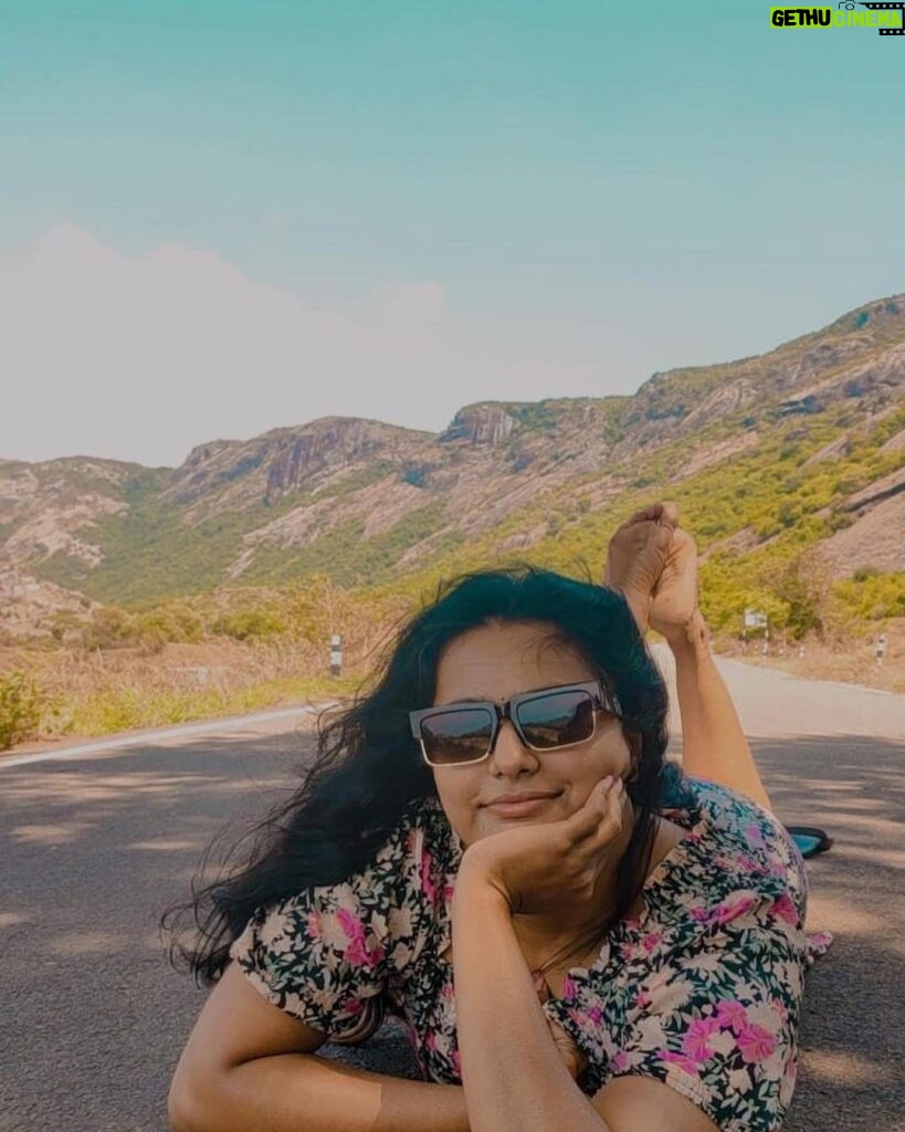 Megha Thomas Instagram - And I am feeling good. ✨ PC - @azra_anjum_cm #suddenplans #bestplan #kumily #to #wholeworld #living #in #scenary #roadtrip #onroad #scenary Uttamapalaiyam, Tamil Nadu, India